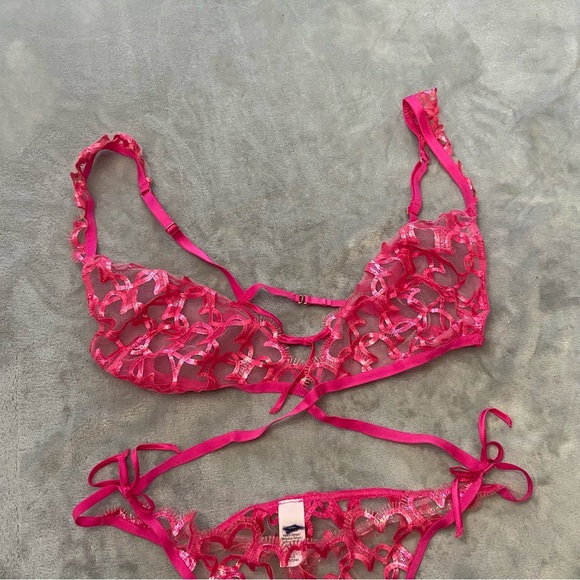 New! Victoria’s Secret Shimmer Heart Embroidery Crotchless Teddy 4224 - Picture 6 of 9